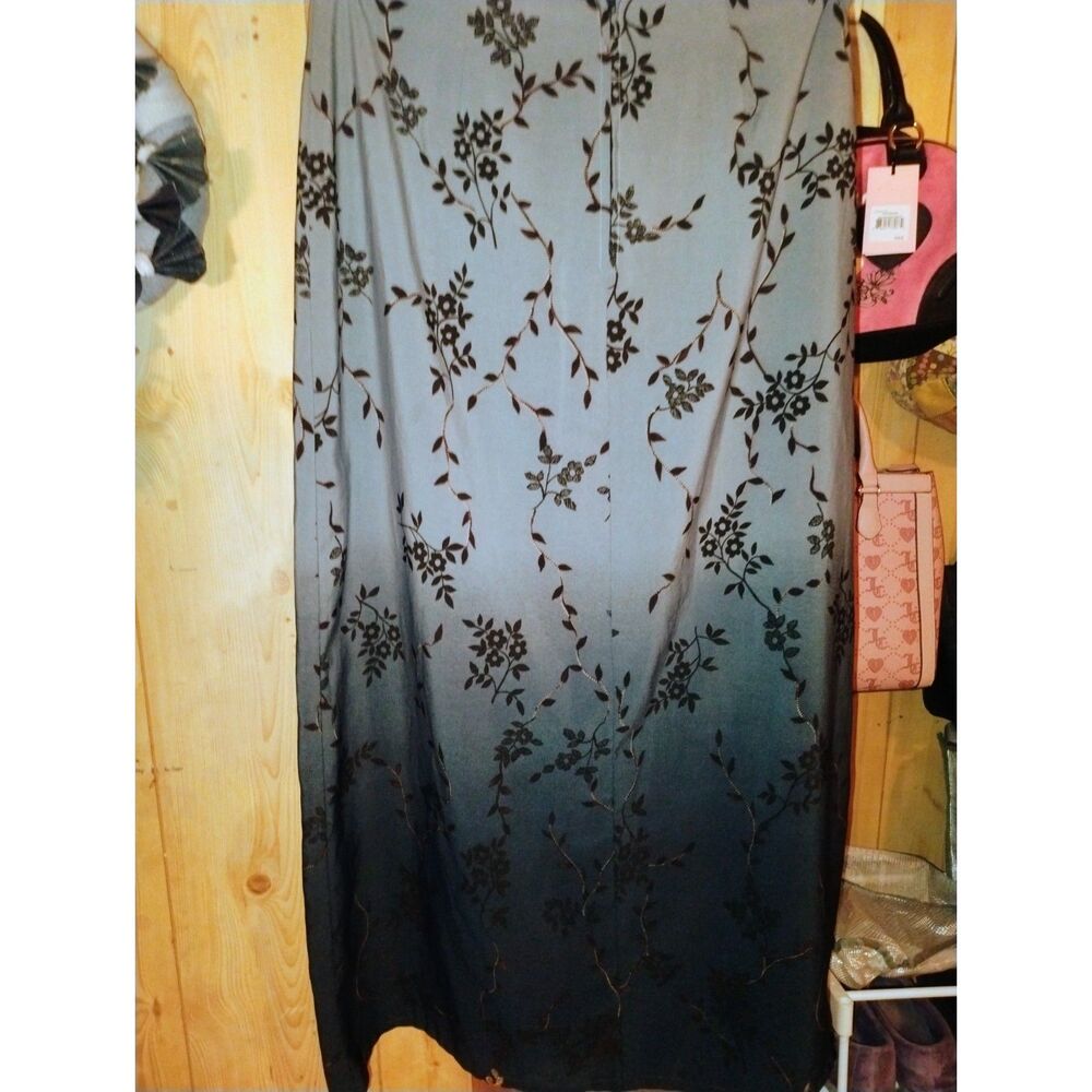 Long Skirt with Flora lPattern